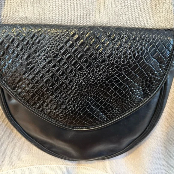 Vintage Black Leather Shoulder Bag: Bags by Deena - Picture 1 of 5
